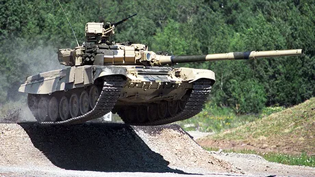 Un grup de fermieri din Rusia au transformat tancurile în tractoare - VIDEO