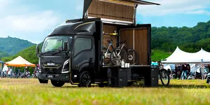 Foto | Cum arată conceptul de autorulotă gândit de Isuzu? Are uși de tip „gullwing” și poate fi personalizat după placul proprietarului