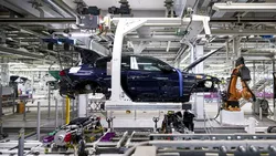 Bruxelles-ul impune condiții dure pentru acreditarea „Made in Europe”: 70% dintre piesele mașinilor trebuie să fie produse local