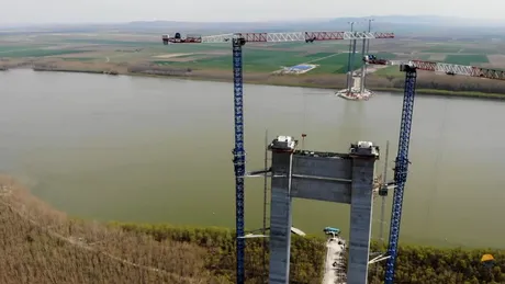 Începe o nouă etapă în construcția podului de la Brăila. Va fi unul dintre cele mai mari poduri suspendate din Europa