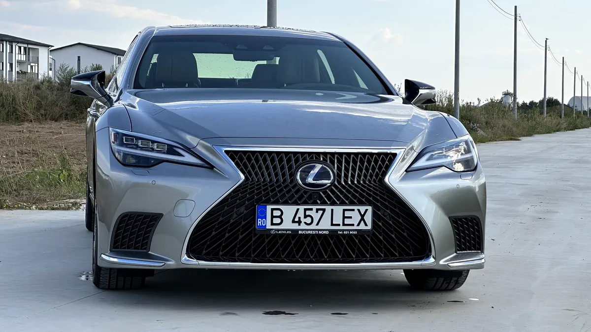 Lexus LS: Mașina creată pentru a concura cu Mercedes-Benz Clasa S - VIDEO