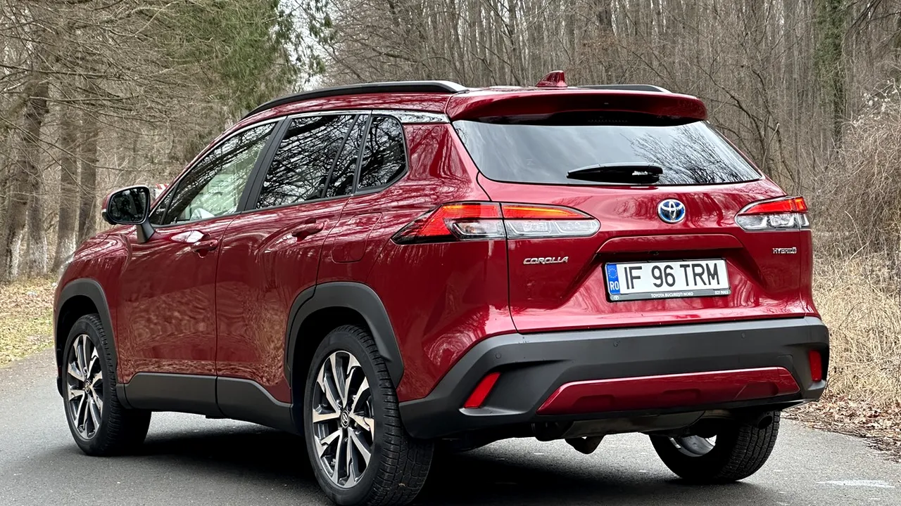 toyota-corolla-cross-hybrid-un-nume-legendar-acum-si-sub-forma-de-suv-video 21 