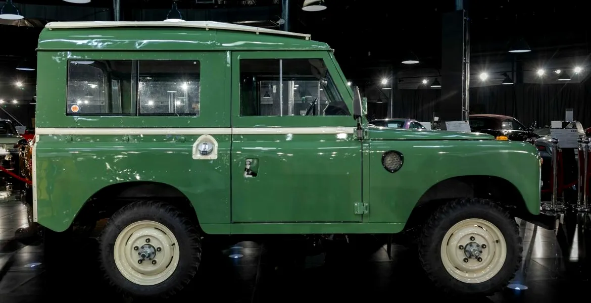 Land Rover Defender 88 Seria III – Un icon al industriei auto britanice