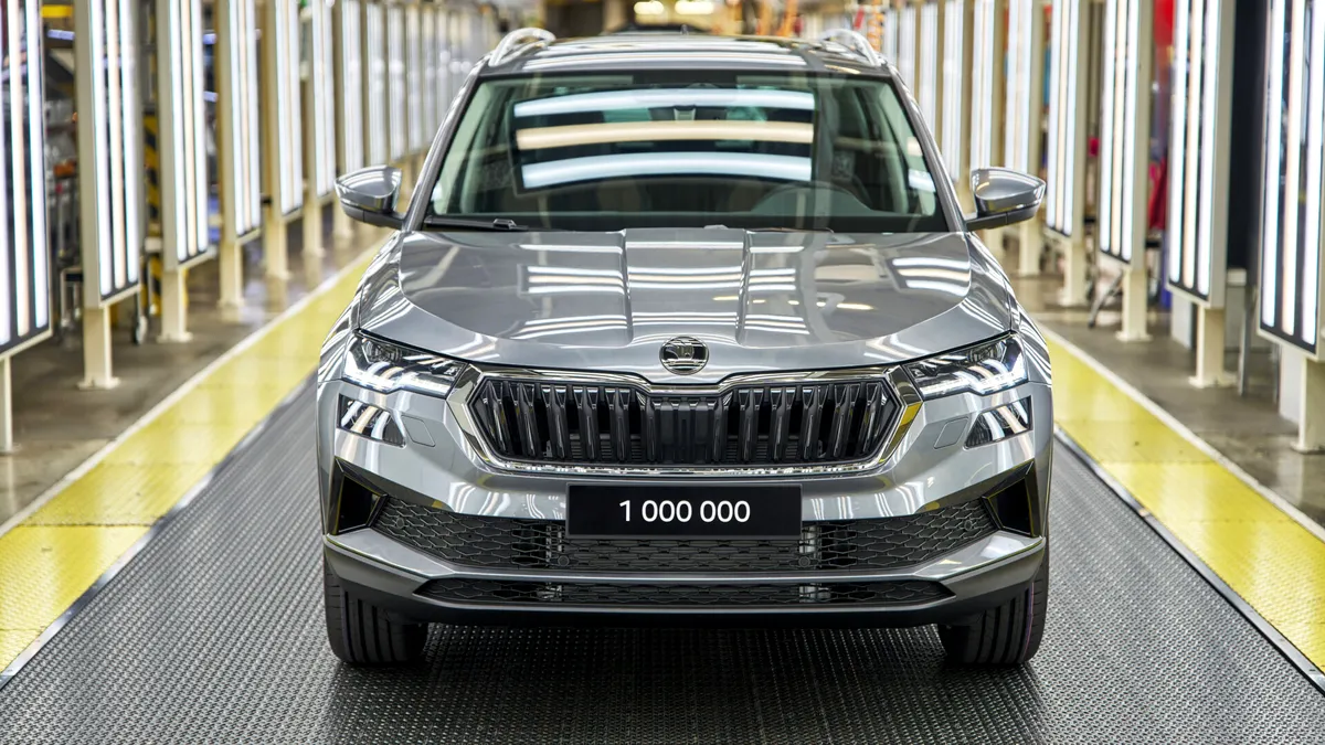 Škoda a produs modelul Karoq cu numărul un milion. Vom vedea o nouă generație în 2028, confirmă cehii