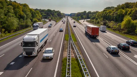 S-a deschis „sezonul de vânătoare” la TIR-uri, pe Autostrada Soarelui. Au fost prinse camioane de peste 100 de tone