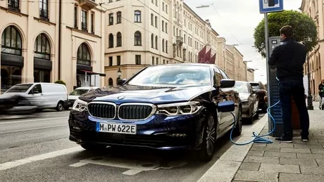 Noul BMW Seria 5 Sedan vine cu un sistem plug-in hybrid care creşte autonomie electrică cu peste 30%