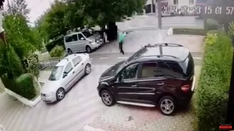 Un hoţ trece pe lângă un Mercedes, un Volkswagen şi un Opel, pe care dintre ele o jefuieşte? - VIDEO