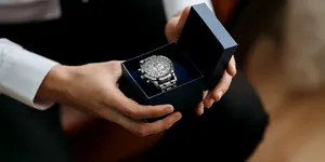 În ce fel ești conștient de valoarea timpului, dincolo de aparențe? (P)