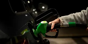 România ajunge printre cele mai scumpe țări din UE la carburanți. Benzina și motorina sunt mai scumpe decât în Spania sau Austria