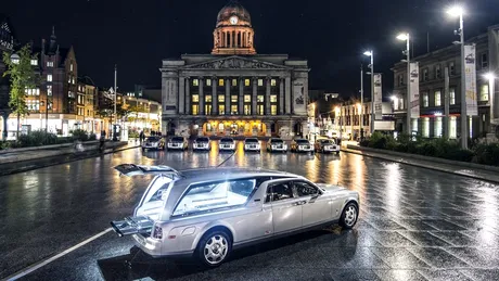 Un dric Rolls Royce Phantom este tot ce (nu) ţi-ai putea dori de Halloween