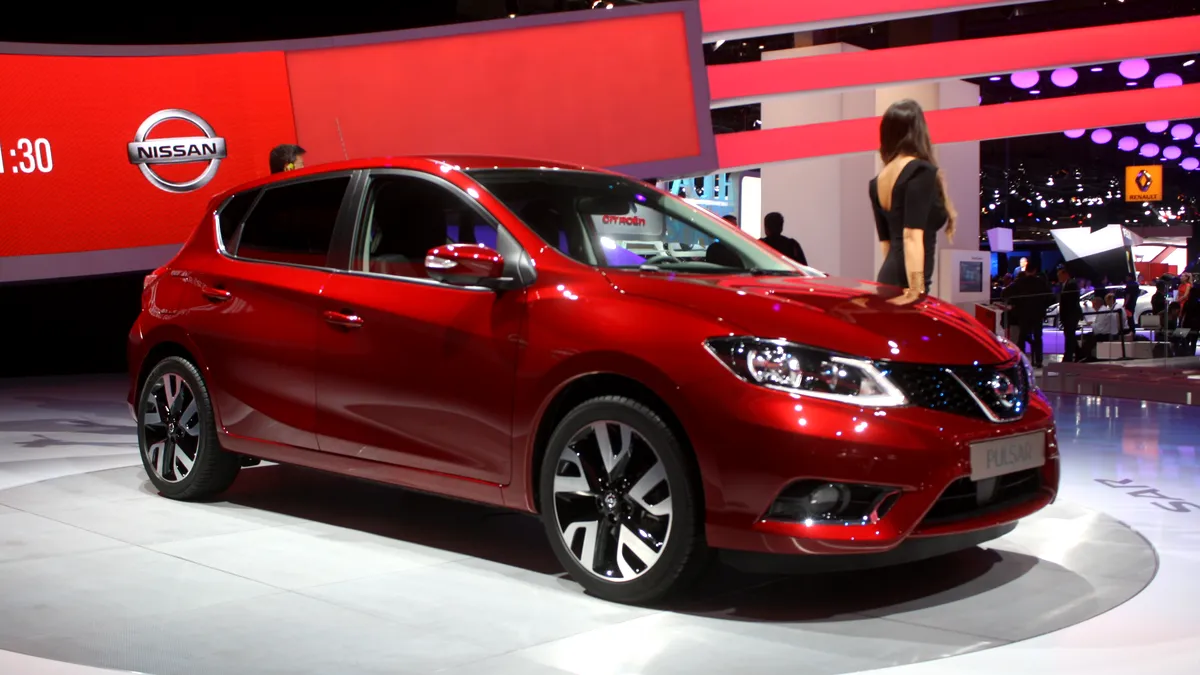 Noul Nissan Pulsar debutează în segmentul compactelor la Paris 2014