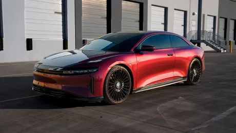 Shaquille O'Neal are o nouă mașină făcută la comandă. Fostul baschetbalist conduce acum un coupe electric - FOTO