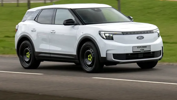 <span class='prepend'>Foto |</span> Ford lansează o nouă dubă electrică, bazată pe SUV-ul Explorer. Concurent pentru duba Volvo EX30 Cargo