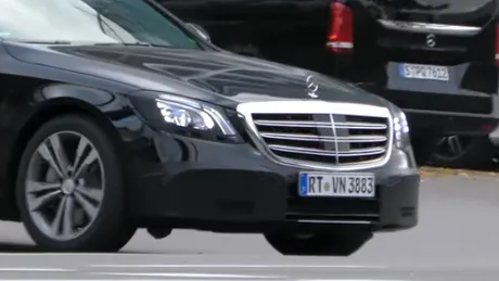 Limuzină sau uzină? Bate noul S-Class A8 şi Seria 7? [VIDEO]