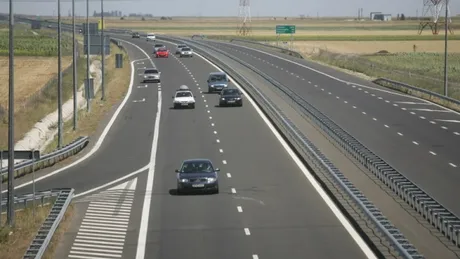 Şofer filmat în timp ce mergea pe contrasens pe autostradă. VIDEO

