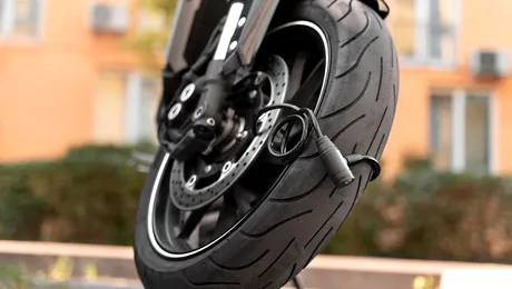 Siguranta si confort pe drum. Cum sa alegeti anvelopele moto potrivite (P)