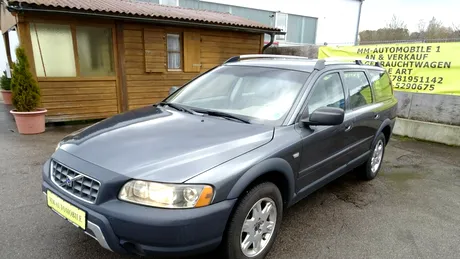 Volvo XC70 costă 3.000 de euro pe Mobile.de. Modelul și-a dovedit rezistența într-un impact frontal cu un TIR - VIDEO