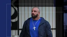 L-au umilit pe Alex Bodi! I-au 'răpit' și dedicațiile! 'Musculosul' a apărut în restaurantul unde petreceau Dan Alexa și Nuredin Beinur &amp; 'frații' lui, dar a avut un șoc!