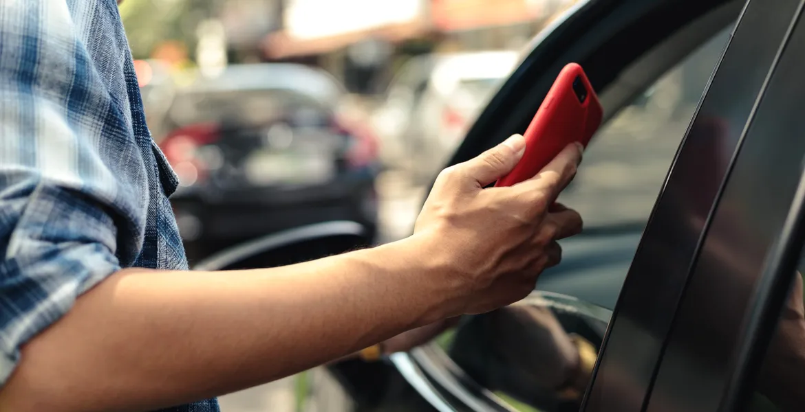 Înșelătoria pe care o fac unii șoferi ai aplicațiilor de ride-hailing. Se întâmplă și în București