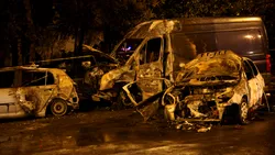 Vehicol scăpat de sub control, în București: Opt mașini parcate au fost avariate dintr-o lovitură
