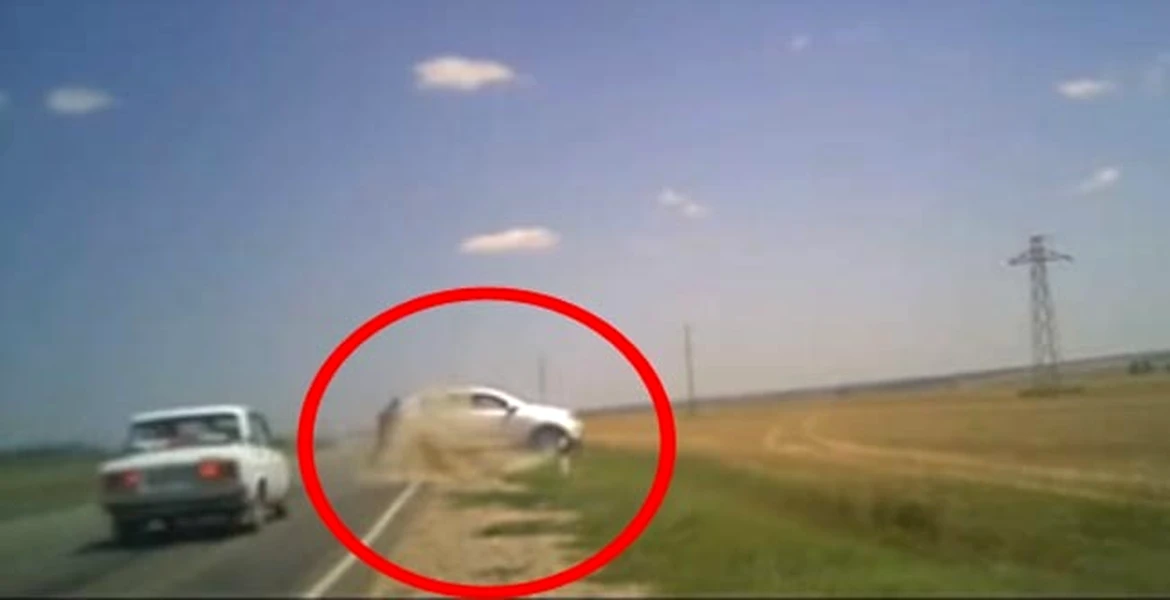 VIDEO: care credeţi că este cauza acestui accident dur?