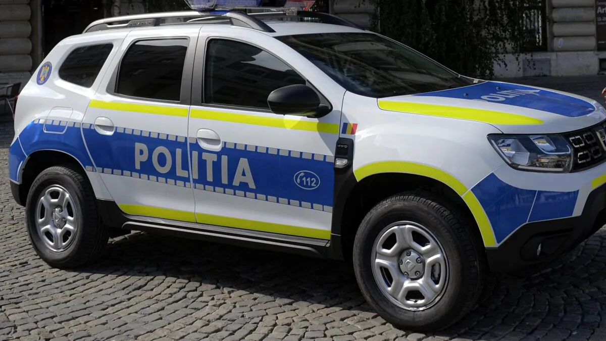 A vrut să arunce gunoiul pe un câmp, lângă București. L-a costat mașina și 30.000 de lei