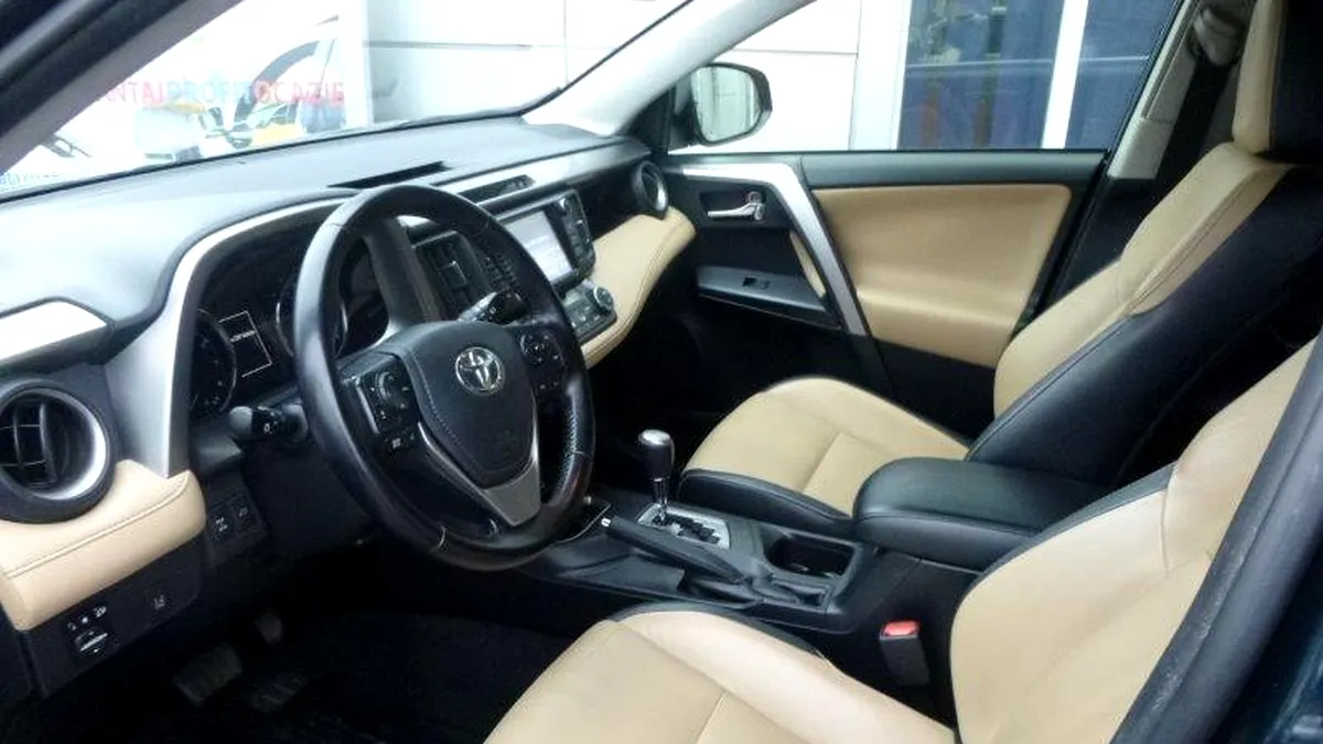 BCR vinde un SUV recuperat de la un client. Modelul Toyota RAV4 este un familist descurcăreț, potrivit pentru drumurile românești