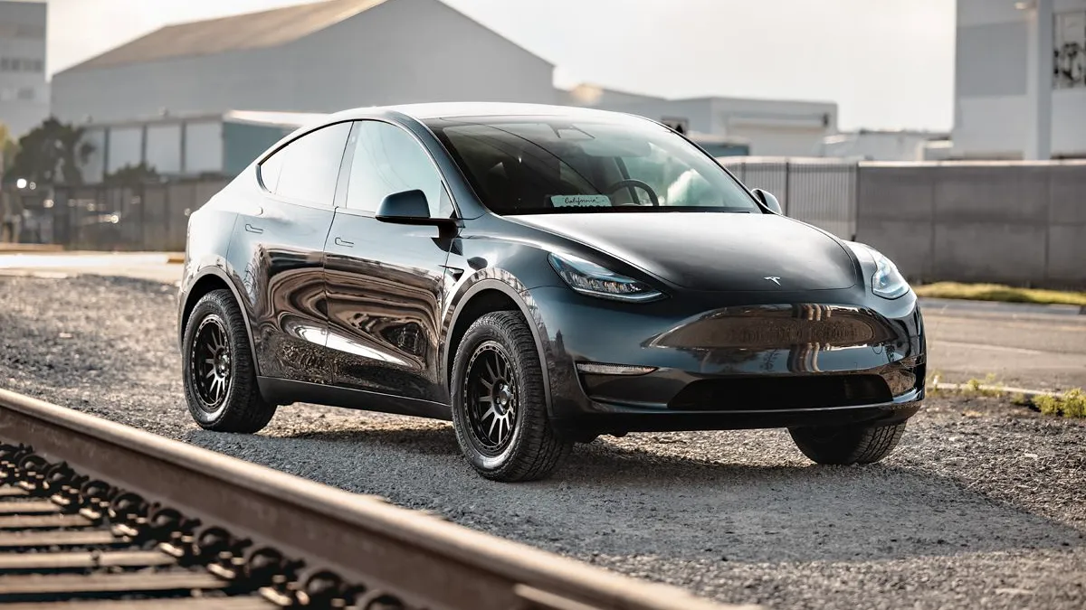 Tesla Model Y primește un set de roți special pentru off-road