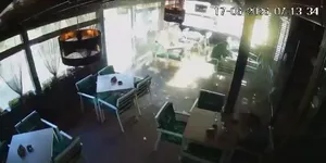 Video | Explozia unui cauciuc a fost atât de puternică încât a spulberat geamurile unui restaurant din Târgu Jiu