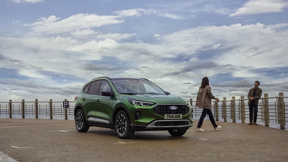 Facelift pentru Ford Kuga: SUV-ul renunță la diesel, dar primește o motorizare PHEV mai puternică - GALERIE FOTO