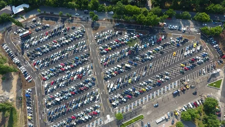 Ce riști dacă îți abandonezi mașina? Poliția Locală a Sectorului 4 sancționează șoferii care parchează ilegal
