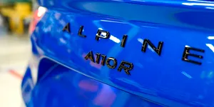 Final de drum pentru actuala generație de Alpine A110. Aceasta s-a produs în peste 35.000 de unități