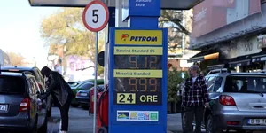 Motorina s-a ieftinit cu aproape 70 de bani. Ce prețuri afișează astăzi benzinăriile
