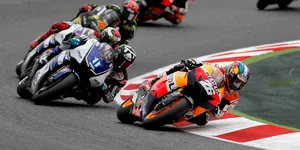 Unde să stai la o cursă de MotoGP ca să simți tot: lecția lui Tibi Troia