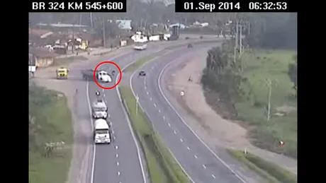 Accident desprins din filmele de acţiune pe o autostradă din Brazilia. VIDEO