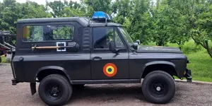 Foto / Un ARO 243 de armată, scos la vânzare pe OLX. Cât cere proprietarul pentru modelul românesc produs în 1989