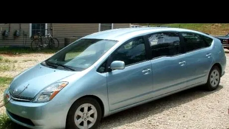 Toyota Prius limuzină