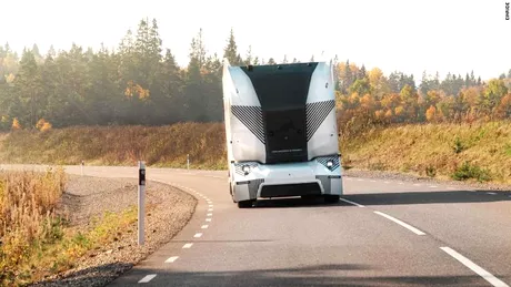 Primul camion autonom din lume a început să livreze mărfuri în Europa - VIDEO