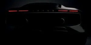 Lotus pregătește un supercar hibrid cu V8 și peste 1.000 CP. Debutul este programat pentru 2028