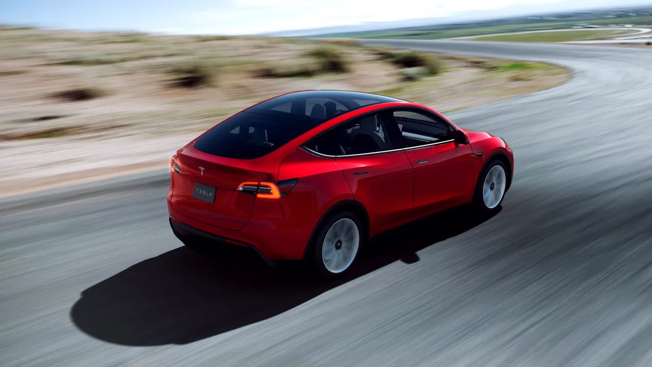 cat-costa-tesla-model-y-romania-002 