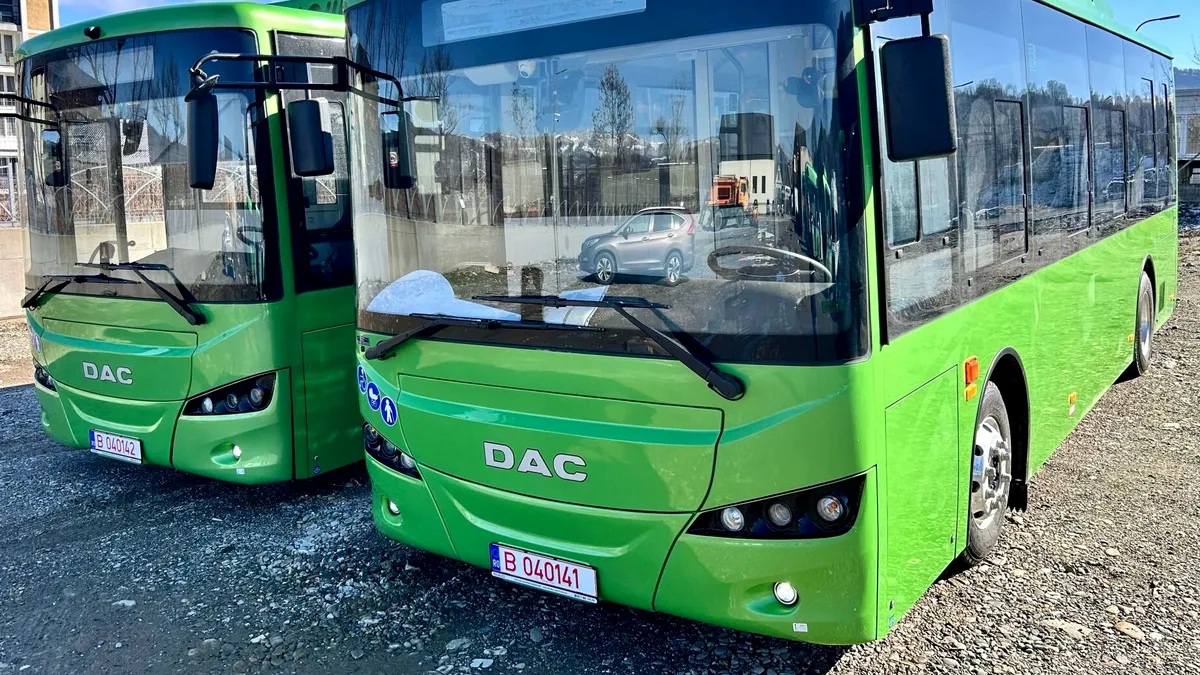 Autovehicule DAC revine pe piața din România. Două autobuze electrice au fost livrate într-un oraș din România