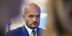 Cum războiul l-a transformat pe un bărbat de 33 de ani în cel mai bogat om din Cehia. Produce inclusiv vehicule militare