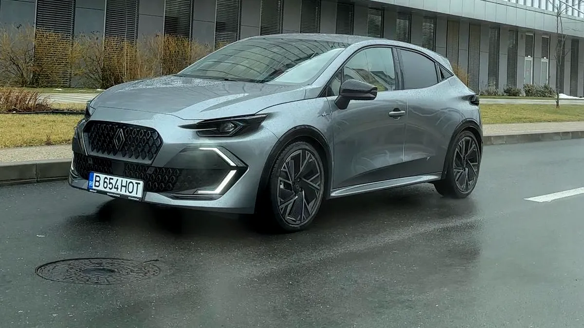 Prim contact cu noul Renault Clio în România. Cât de matur a devenit bestsellerul francez