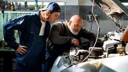 Cinci service-uri nu au reușit să descopere problema. Apoi, un mecanic a reușit sa rezolve totul cu o bacnotă de 1 dolar