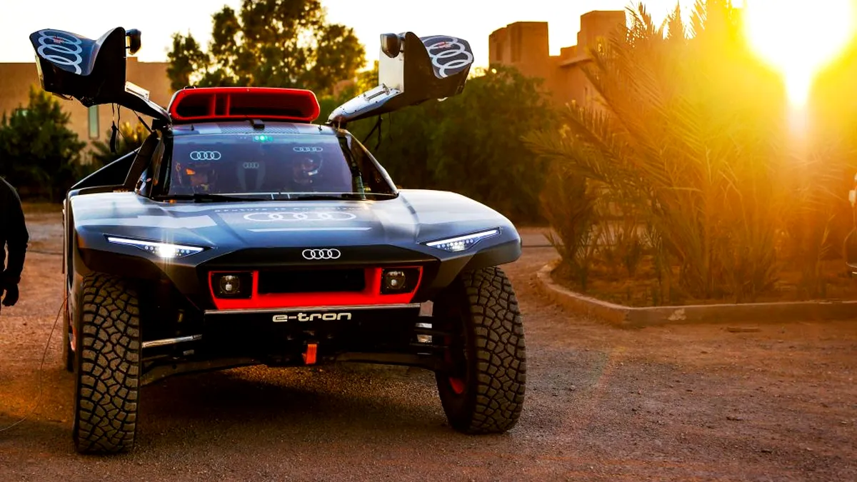 Audi a dezvăluit interiorul lui RS Q e-Tron cu care va participa la Raliul Dakar 2022