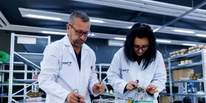 Noua fabrică de echipamente militare IMROD din România a început livrările. Produce inclusiv componente pentru vehicule blindate