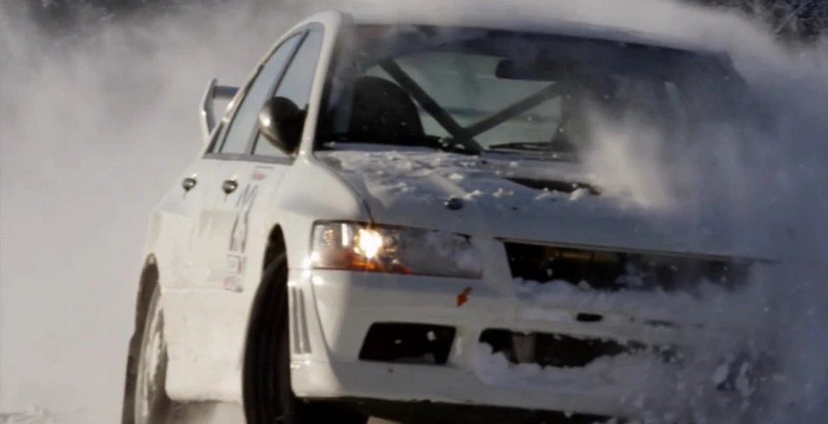 VIDEO: Distracţie prin zăpadă cu un Mitsubishi Lancer Evo