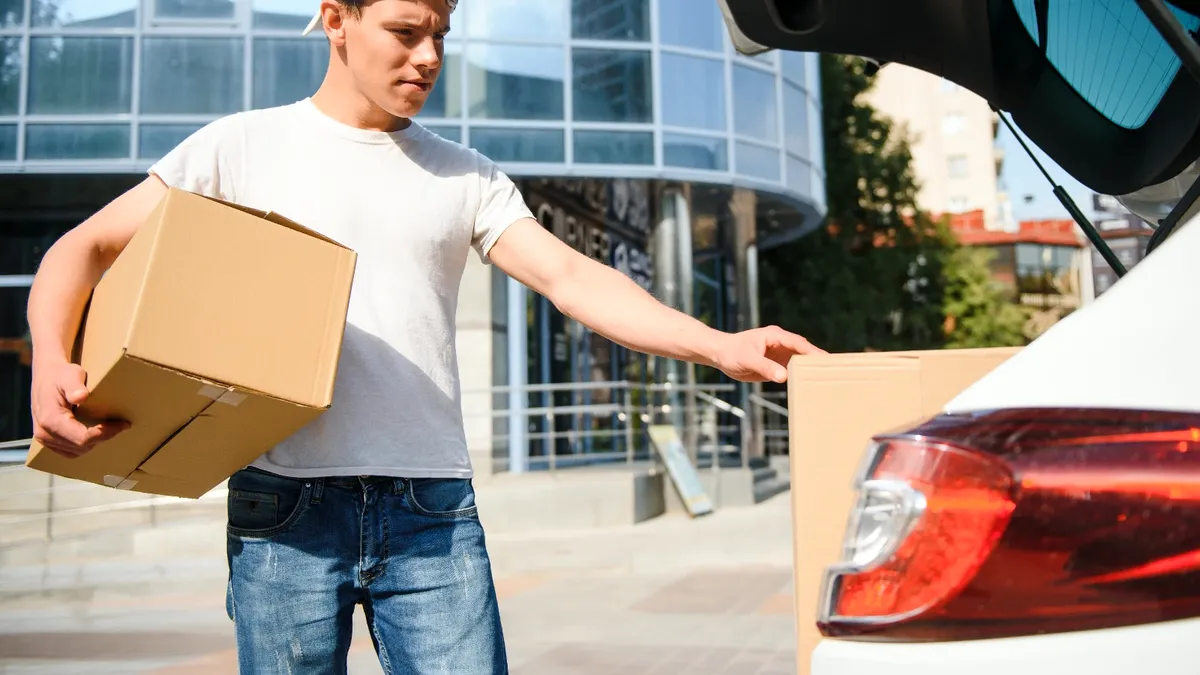 Mașina de firmă folosită în interes personal: Este legal? Ce prevede noul Cod Rutier 2025