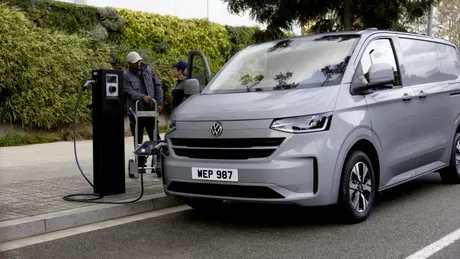 Volkswagen lansează prima sa dubă plug-in hybrid, prin intermediul Transporter eHybrid. Cât costă în România?