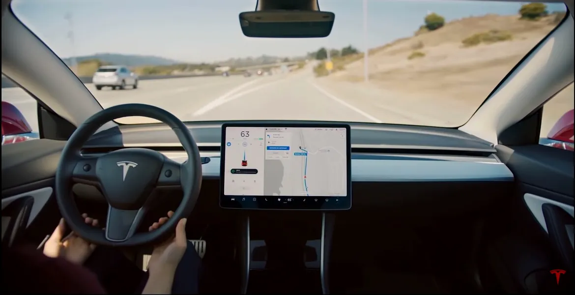 Tesla renunţă la cele mai ieftine variante Model X şi Model S, dar taie şi preţurile